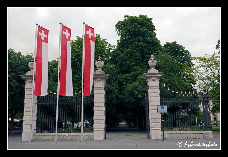 138 L entrée du parc des Bastions, côté place Neuve